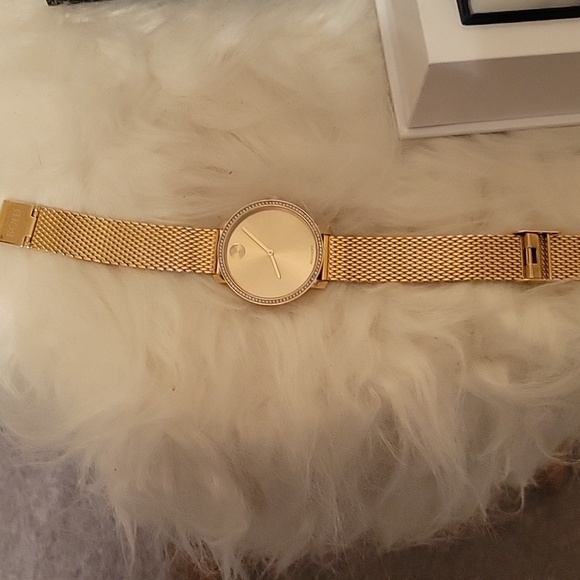 Movado Bold Mesh Women's Watch Crystal Bezel - Picture 4 of 12